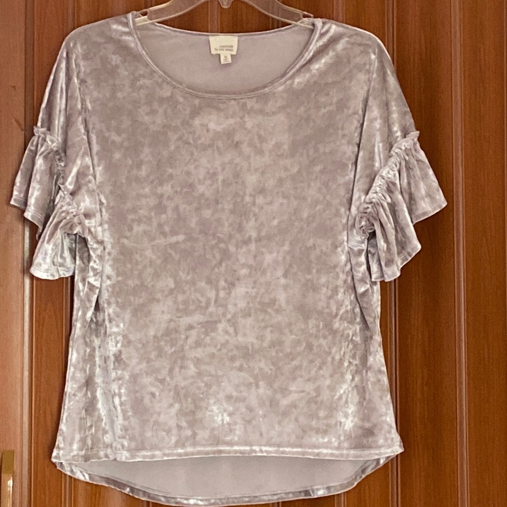 Caution To The Wind Velvet Top Size M Gray Color Crew Neck